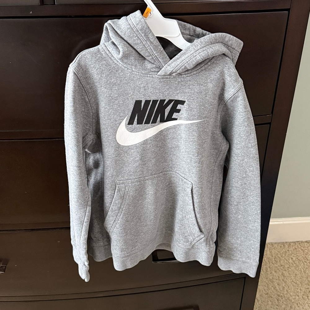 Kids gray Nike Hoodie - Picture 3 of 4